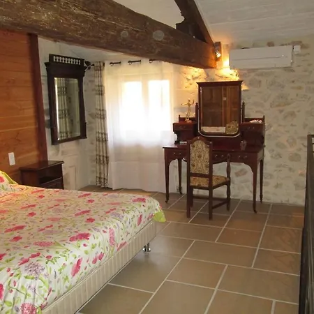 Couette-café Vieux 5*