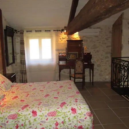 Vieux Couette-café 5*