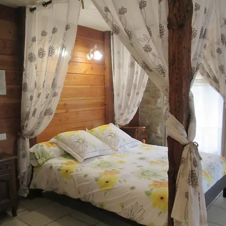 Vieux Couette-café 5*