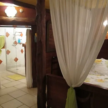 Vieux Couette-café 5*
